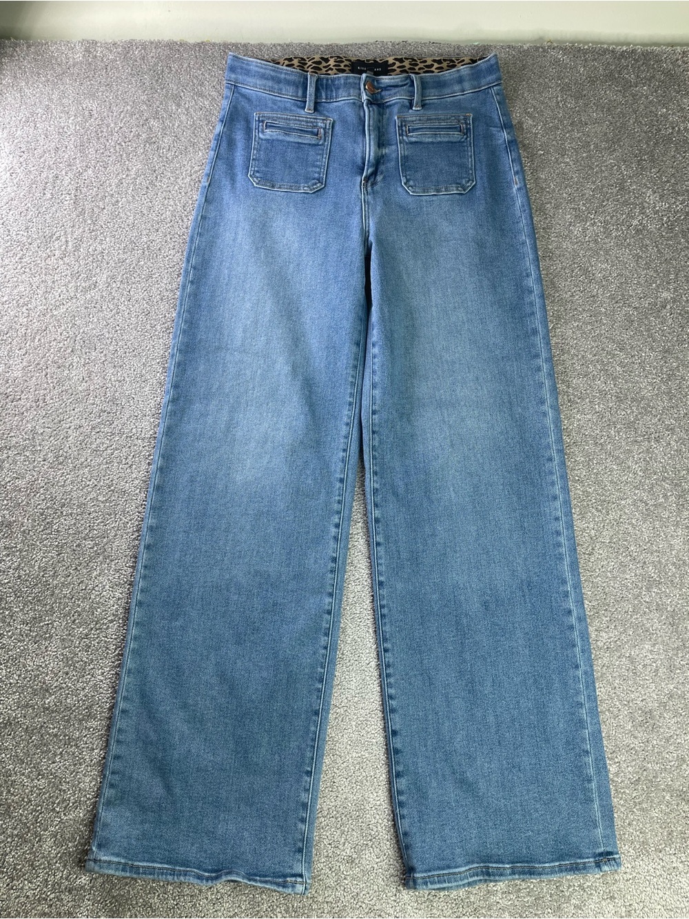 Risen Jeans Women’s 15/32 Wide Leg High Rise Patch Pocket Medium Wash Stretch